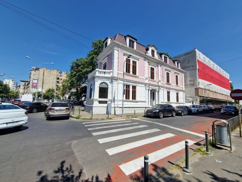 Ultracentral, Universitate cladire 12+ camere, 355 mp, terasa